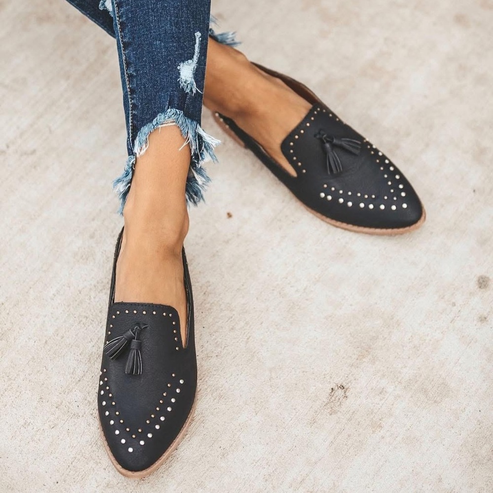 NWOT Vici Oasis Society Black Studded Tassel Loafers
